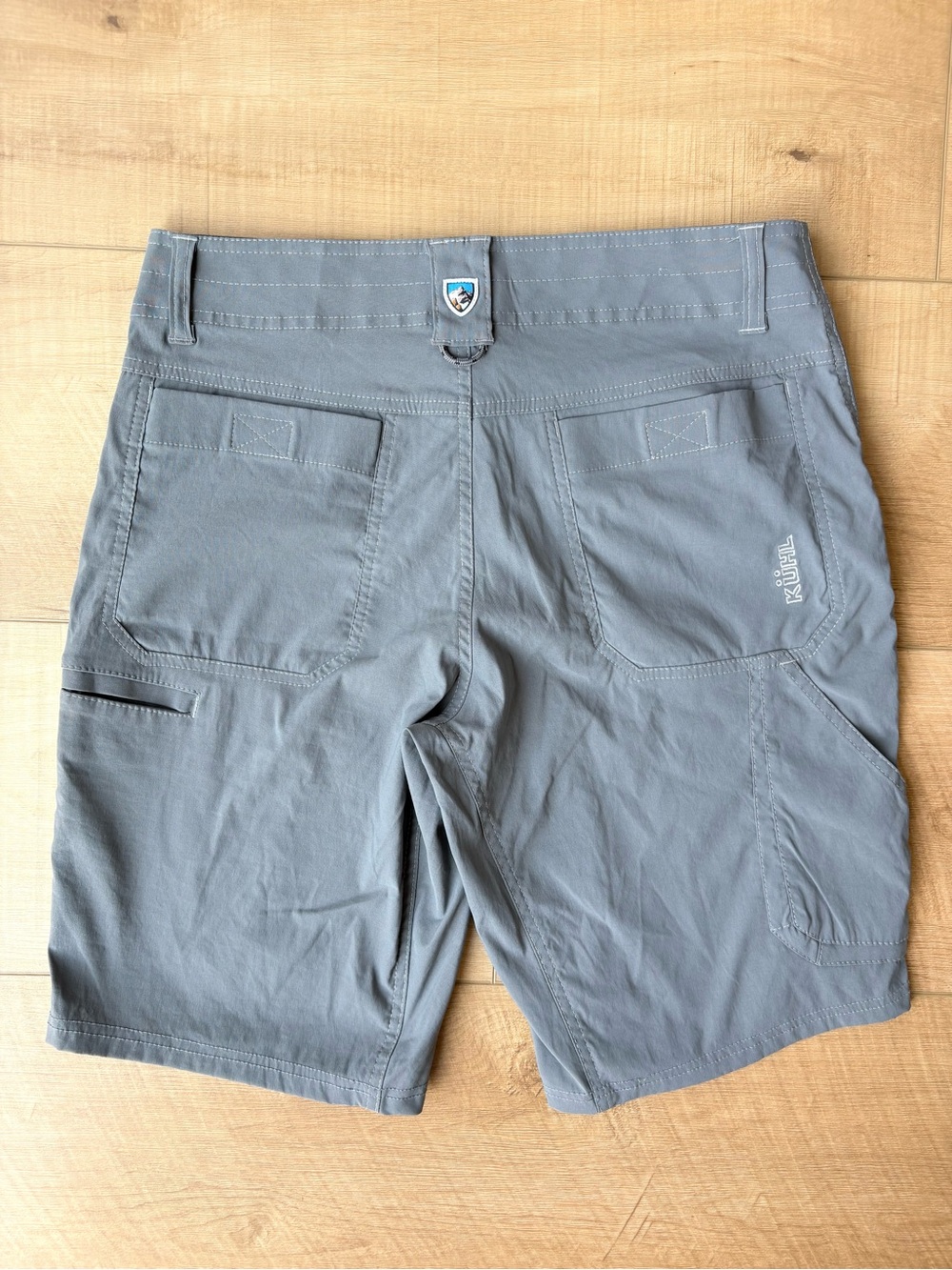 NWOT Kuhl Renegade Quick Dry Performance Cargo Hiking Shorts. Slate Gray Size 31